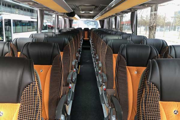 Bus mieten für 55 Personen - Innenansicht 